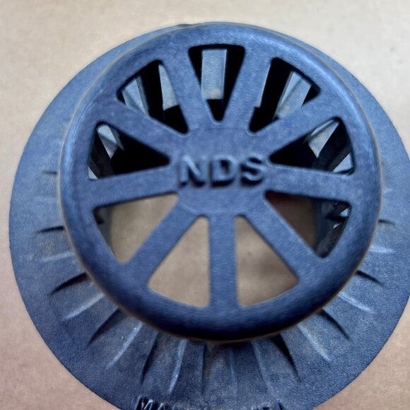 NDS 141716 Grate 4-Inch Atrium Connects to Drain Pipes and Fittings Set 4 **USED - Picture 3 of 3